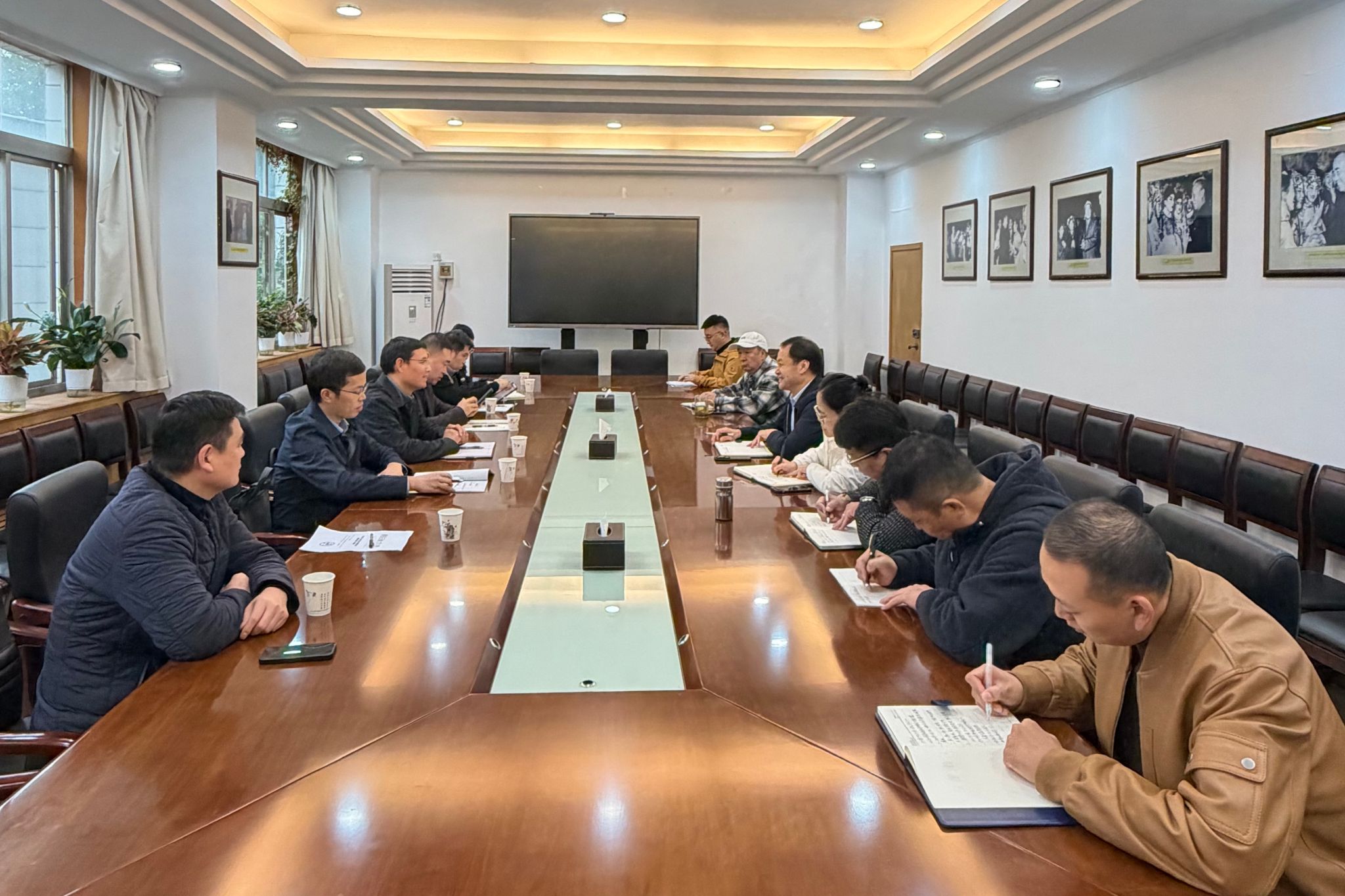 校地合作再深化，展品捐赠助力赵季平音乐艺术馆建设